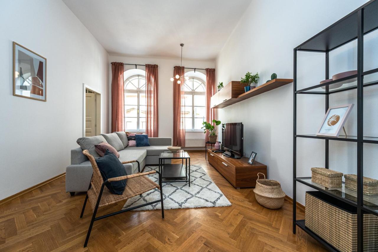 Charles Apartments In Old Town Прага Екстериор снимка