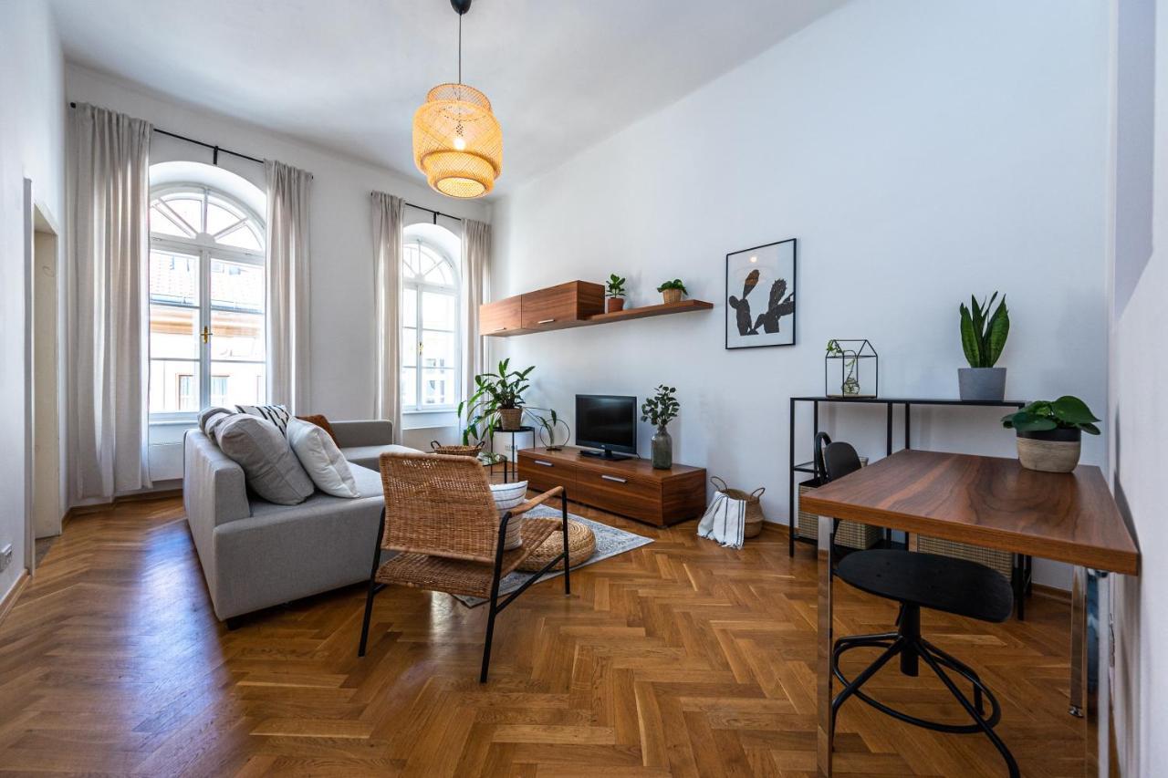 Charles Apartments In Old Town Прага Екстериор снимка