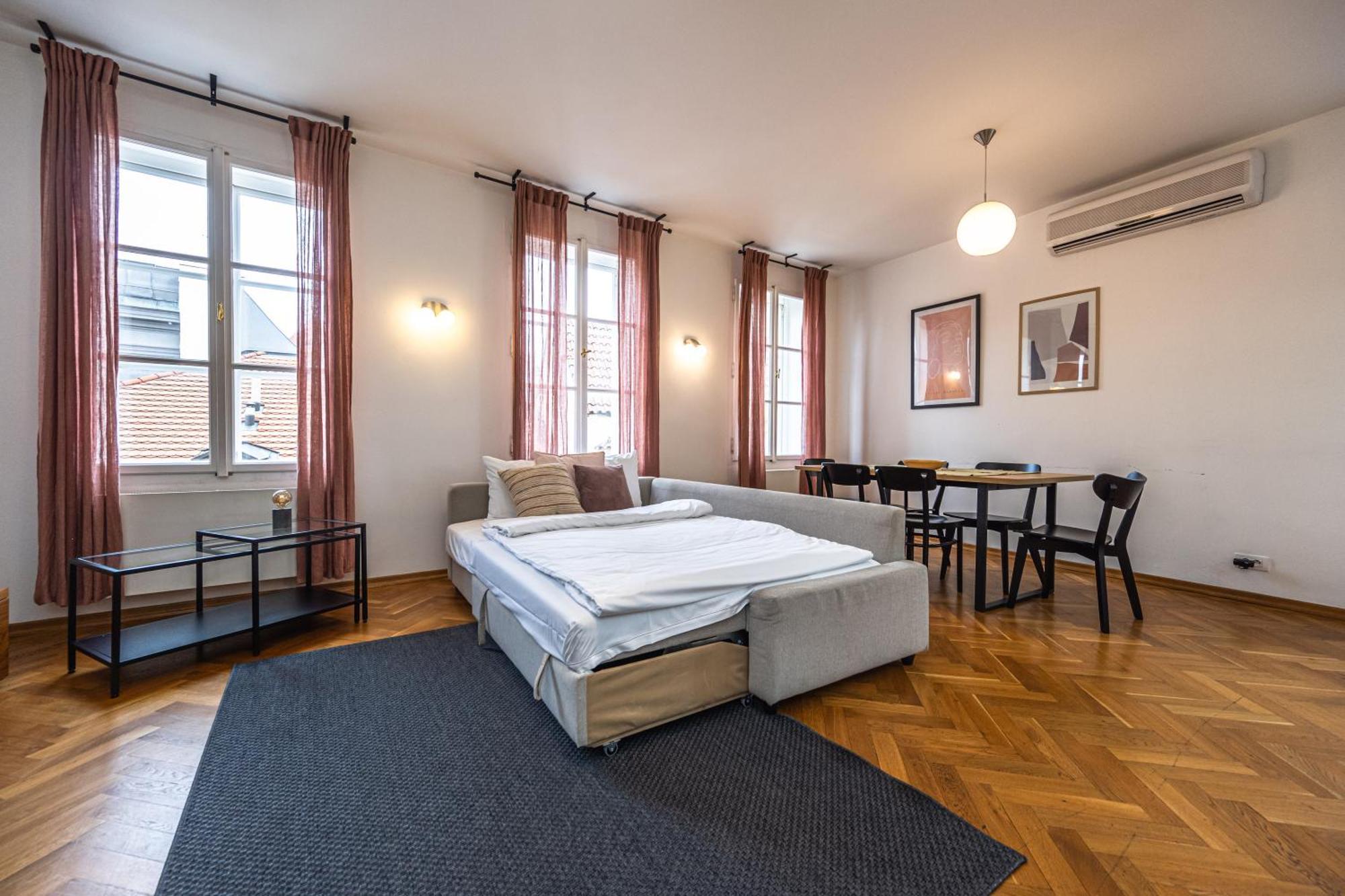 Charles Apartments In Old Town Прага Екстериор снимка