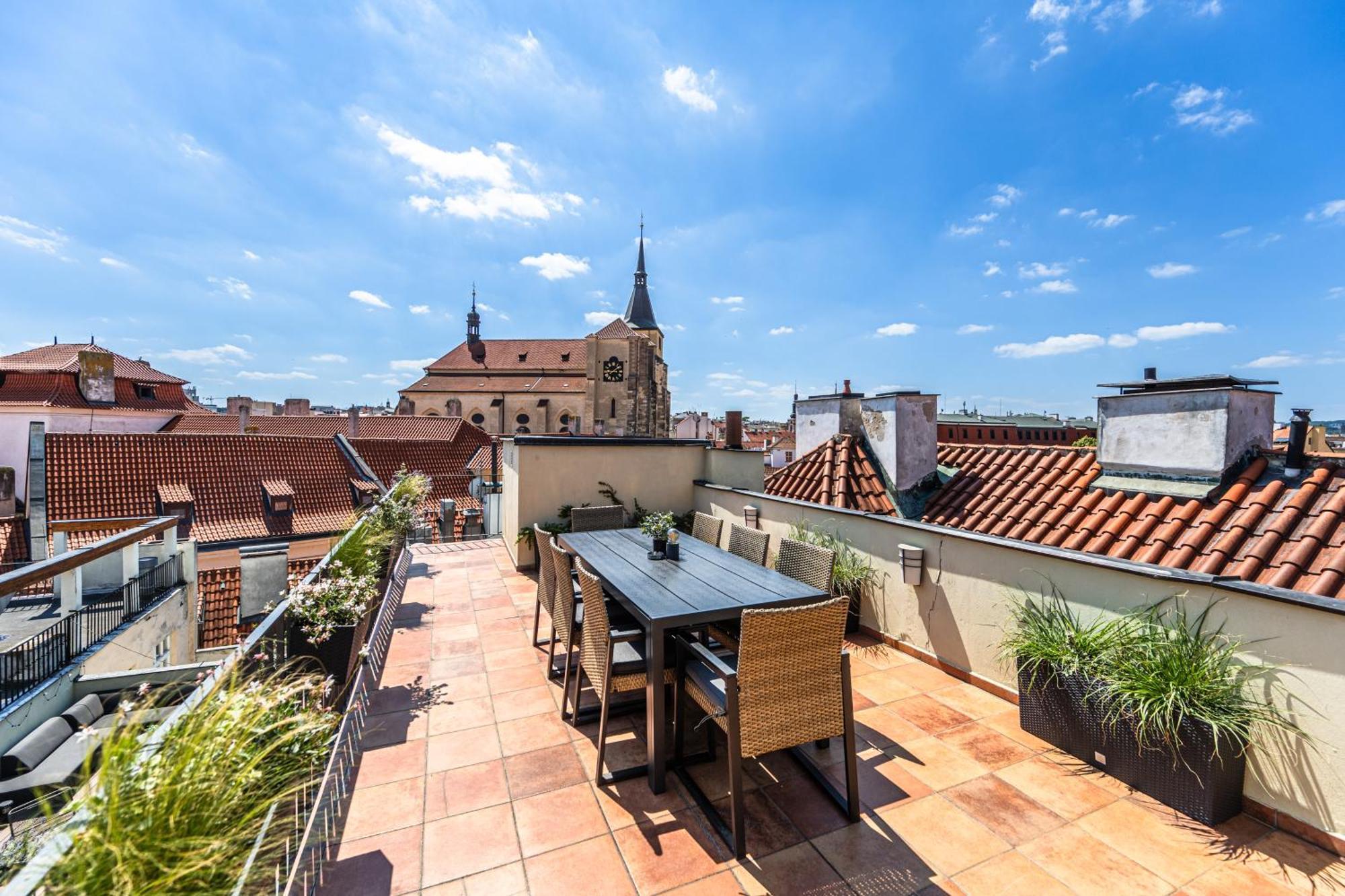 Charles Apartments In Old Town Прага Стая снимка