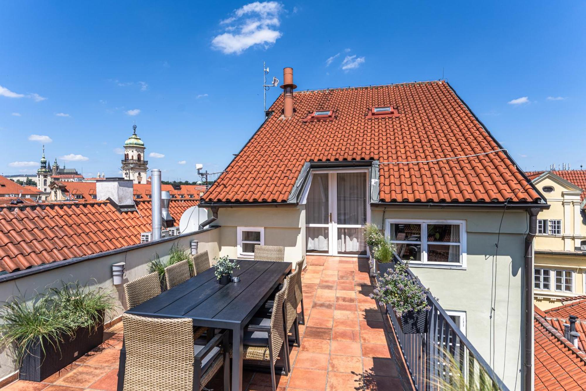 Charles Apartments In Old Town Прага Стая снимка